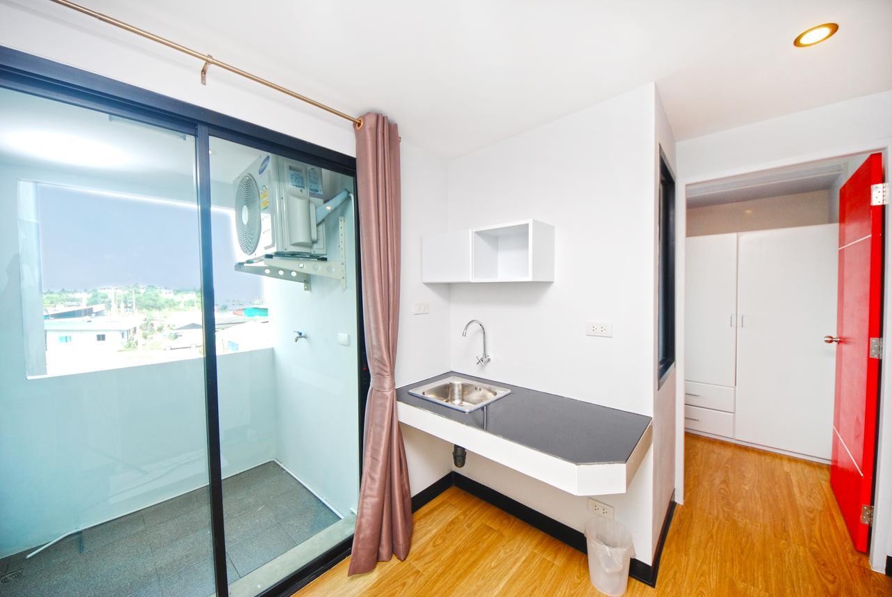 C Tower Hotel Surat Thani Quarto foto