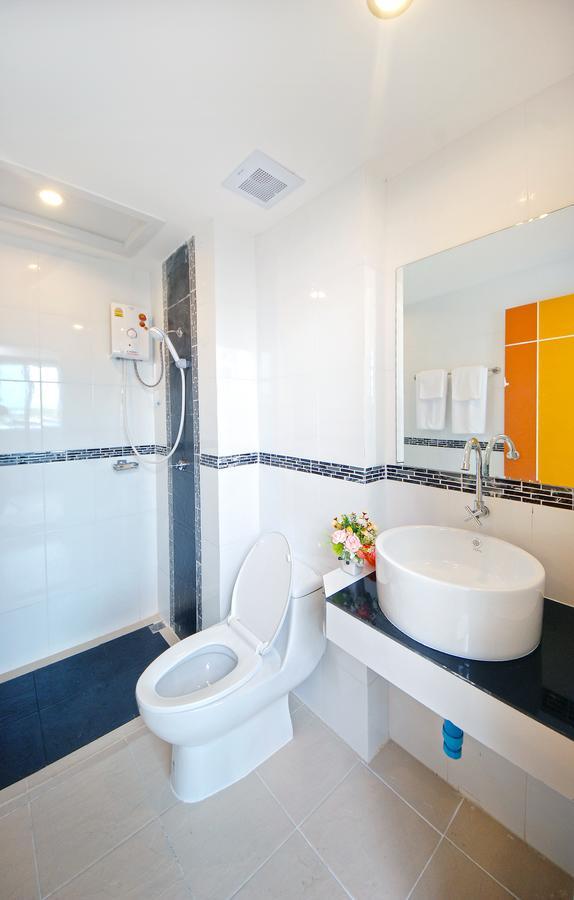 C Tower Hotel Surat Thani Quarto foto